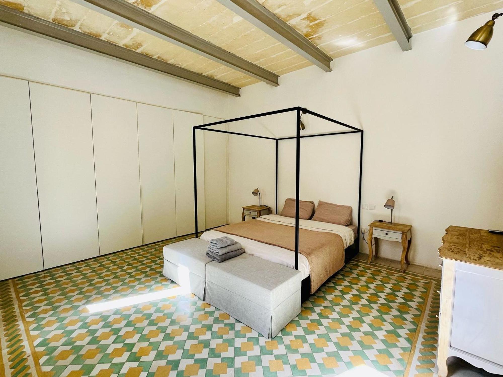 Cozy Charming Apartment In Old Bakery Street Valletta Exterior photo